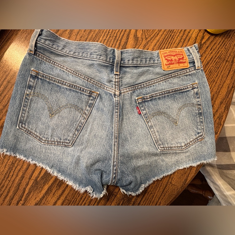 Levi’s women’s denim short W30 - Picture 10 of 15